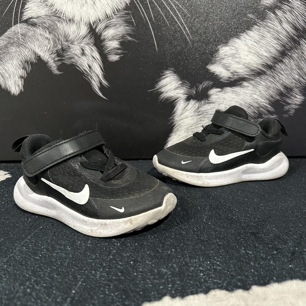 Nike Revolution 7 TD FB7691-003 Athletic Sneaker Boys 7C Black Mesh Cushioned